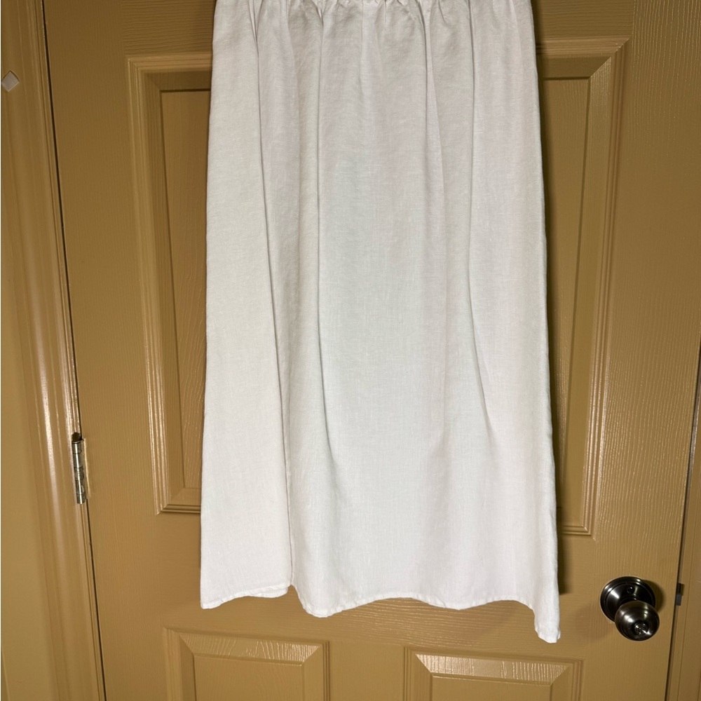 Elegant White Skirt